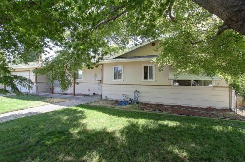 6750 Almond Ave, Citrus Heights, CA 95662-3307