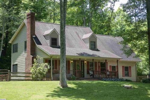 447 Mine Branch Rd, Crimora, VA 24431-2510