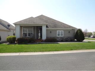 2039 Clover Ct, Chanhassen, MN 55317-8352