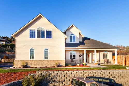 219 78th Ave, Yakima, WA 98908-1301