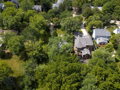 241 Coe Rd, Willowbrook IL  60514-1006 exterior
