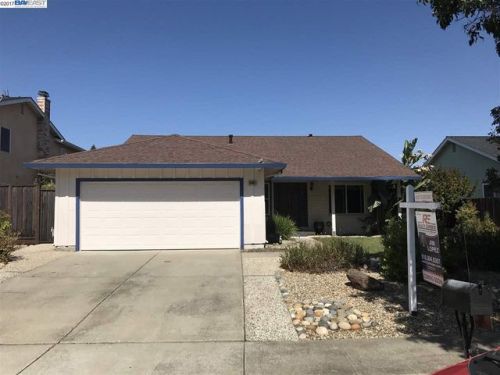 8405 Peachtree Ave, Newark, CA 94560-2751