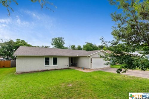 12215 Arrowwood Dr, Austin TX  78727-5868 exterior