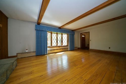 36 Jamestown Rd, Somers CT  06071-2015 exterior