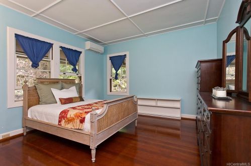 3236 Huelani Dr, Honolulu HI  96822-1233 exterior