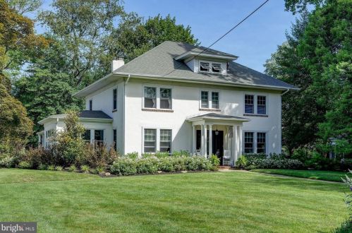135 Merion Ave, Tavistock, NJ 08033-1410