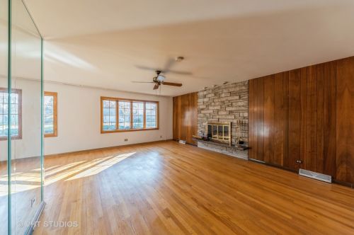12606 Meade Ave, Palos Heights, IL 60463-1840