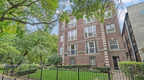 1117 Lunt Ave, Chicago, IL 60626-3519