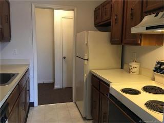 165 Woodland Dr, Cromwell CT  06416-1161 exterior