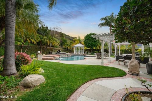 5470 Napoleon Ave, Calabasas, CA 91377-4747