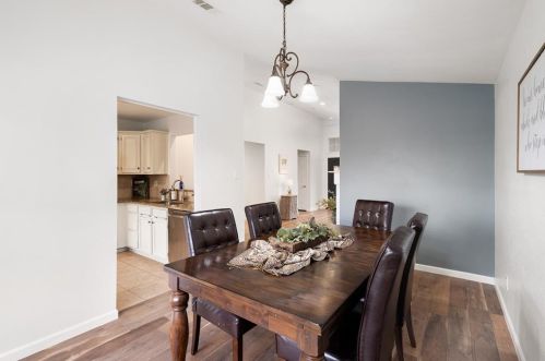 2117 Carnation Ct, Garland TX 75040-2805 exterior