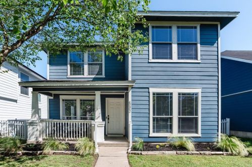 532 Sampson, Uhland TX  78640-5264 exterior