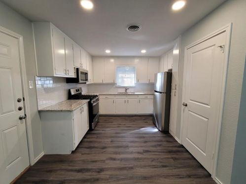 7805 Whitney Dr, Fort Worth TX  76108-2513 exterior