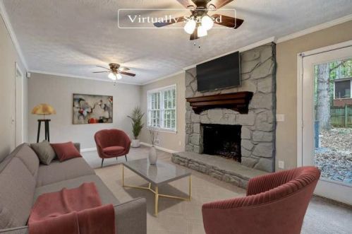 738 Rockborough Dr, Stone Mountain, GA 30083-3814