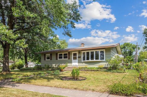 71 Arrowhead Dr, Thornton, IL 60476-1143
