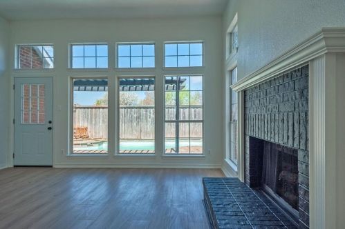 2502 Crosslands Dr, Garland TX  75040-3839 exterior