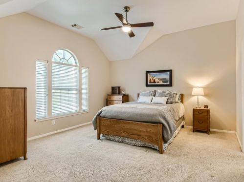 4333 Cyn Gln Cir, Austin TX  78732-2185 exterior