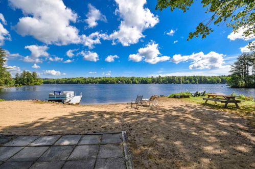 403 Mica Point Rd, Barrington, NH 03825-5381