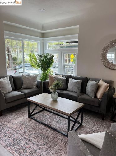 1623 Woolsey St, Berkeley, CA 94703-2323