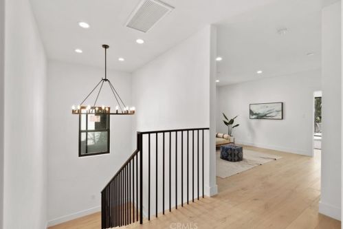 4614 Tobias Ave, Van Nuys CA  91403-2823 exterior