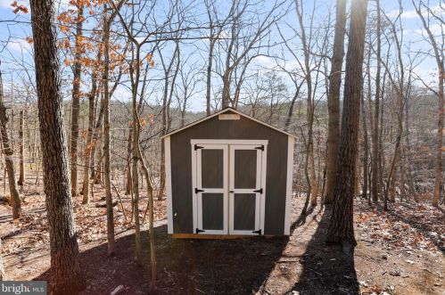 166 Nemacolin Trl, Hedgesville WV  25427-4272 exterior