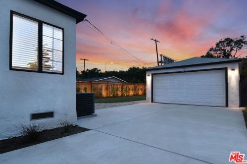15220 Morrison St, Van Nuys CA  91403-1503 exterior