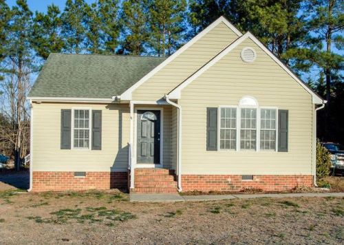 151 Deep Landing Rd, Tappahannock, VA 22560-5551