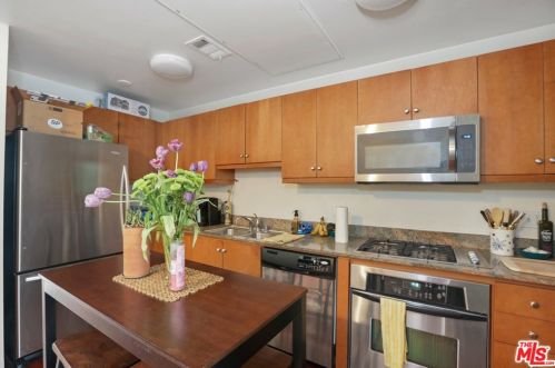 114 Harbor Blvd, Anaheim CA 92801-2421 exterior