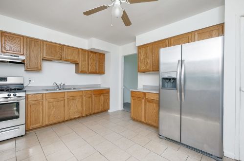919 Plate Dr, Palatine, IL 60074-7137