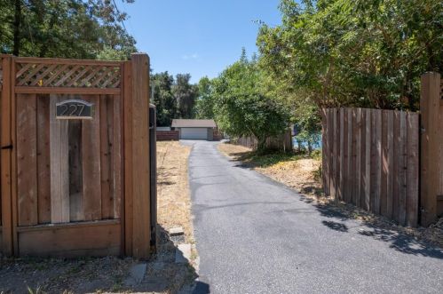 227 Arden Ave, Ben Lomond, CA 95005-9748