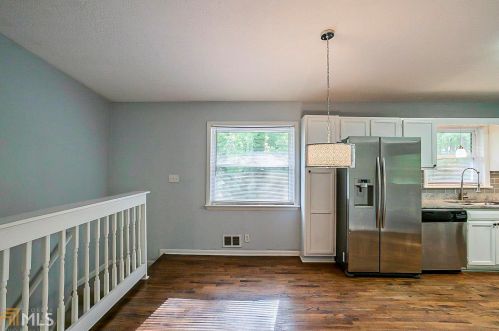 1240 Elva Dr, Atlanta GA  30331-7324 exterior