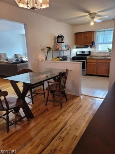 42 Woodedge Ave, Edison, NJ 08817-3914