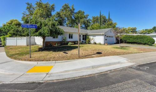 10664 Chardonay Dr, Rancho Cordova, CA 95670-3844