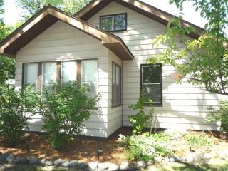 2538 Garfield St, Minneapolis, MN 55418-3950