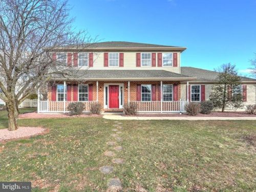 2809 Dove Dr, York, PA 17408-9480