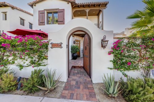 247 Cahuilla Rd, Palm Springs, CA 92262-6300
