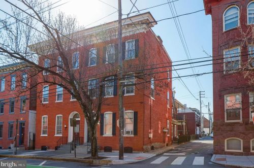 126 Walnut St, Lancaster PA  17602-4941 exterior