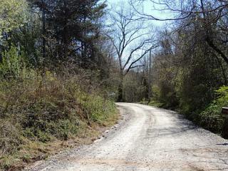 3050 Beards Rd, Buford, GA 30518-1402