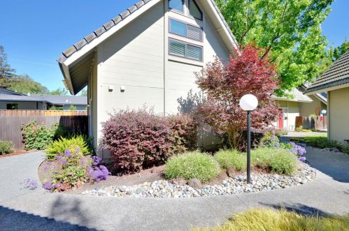 1982 Silverwood Ave, Mountain View, CA 94043-4405