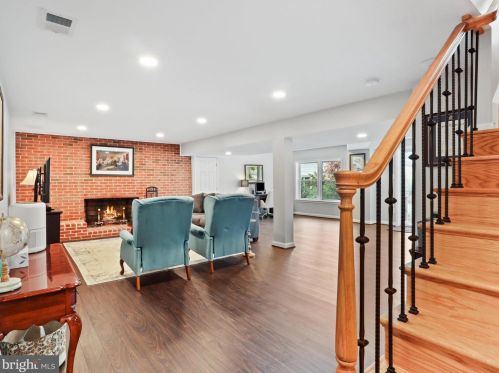 6702 Emporia Ct, Springfield VA  22152-3034 exterior