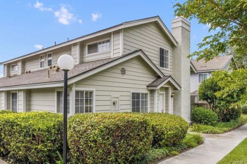 2886 Sanford Ln, Carlsbad, CA 92010-6553