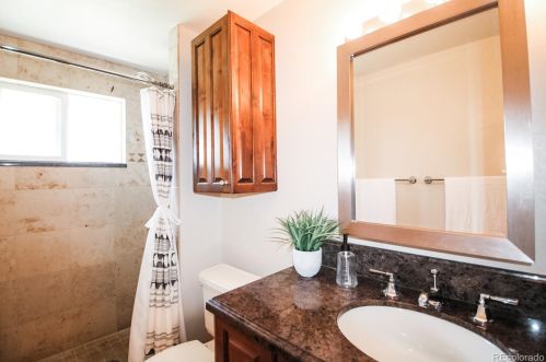 389 Nile St, Aurora CO 80401-2934 exterior