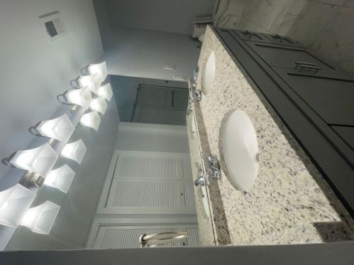 71 Montre Sq, Atlanta GA  30327-4044 exterior