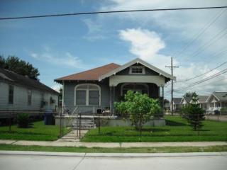 1106 Derbigny St, Gretna, LA 70053-6332