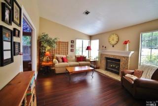497 Lupine Cir, Vacaville, CA 95687-7235