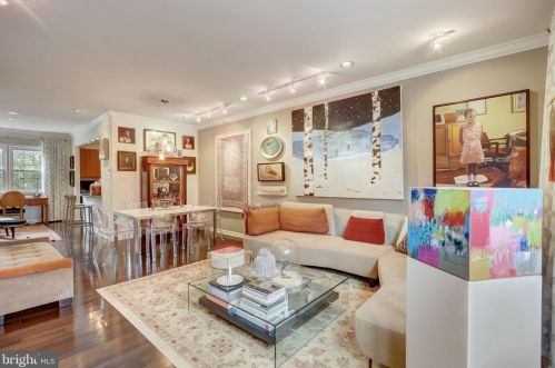 1743 Lombard St, Philadelphia, PA 19146-1518