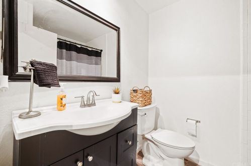 4200 Alderdale Ave, Anaheim CA  92807-2837 exterior