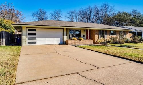 1602 Ashberry Dr, Austin TX  78723-1106 exterior
