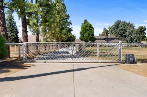 2150 Gratton St, Riverside CA  92504-5201 exterior