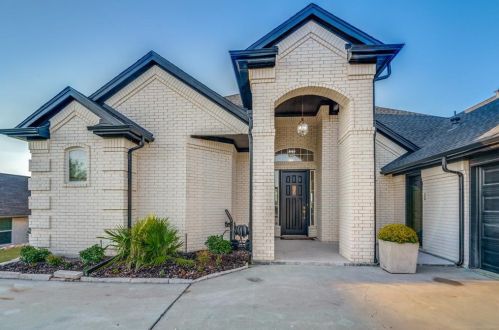 7316 Bishop Ct, Fort Worth, TX 76179-2959